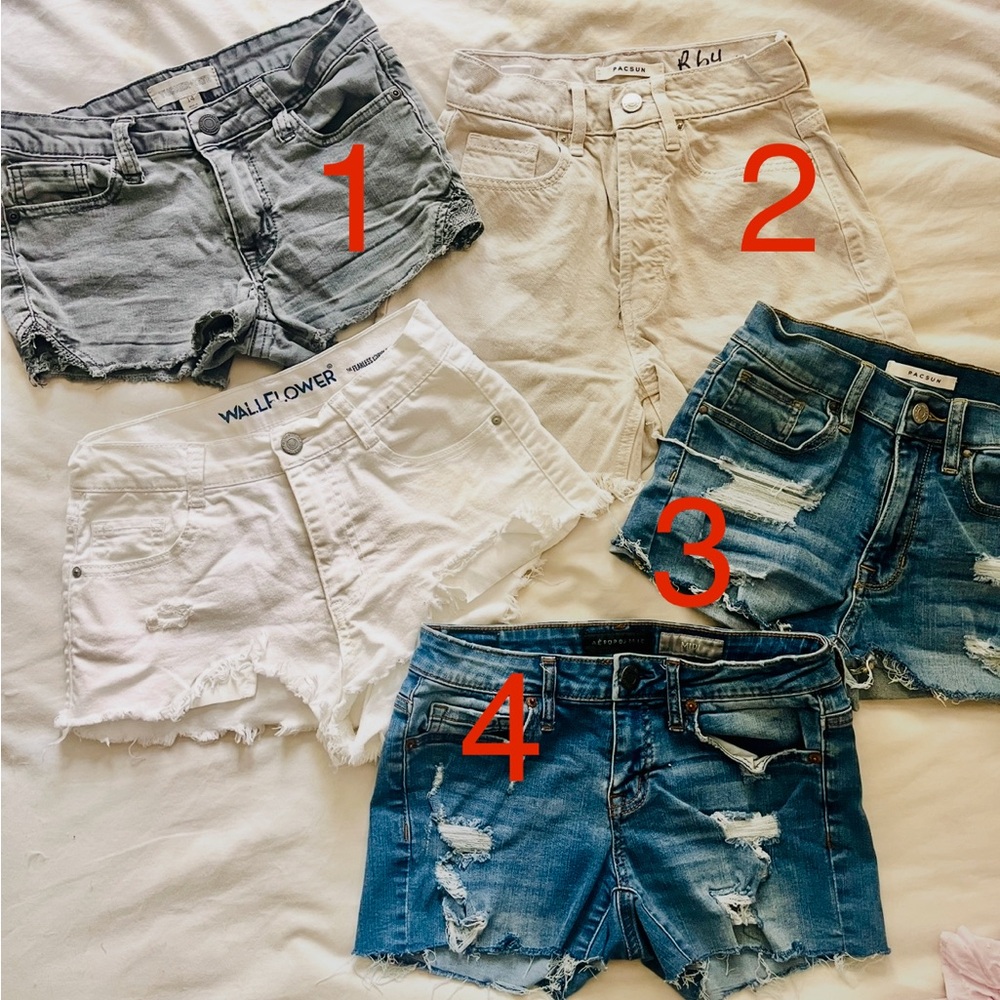 Sizes: (1) 14; (2) 23” high waist button up;
(3) 1; (4) 23” (5) 0